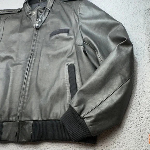 Vintage Cooper Leather Jacket Mens 46 Black Bomber Flight Epaulets Band Hand 80s